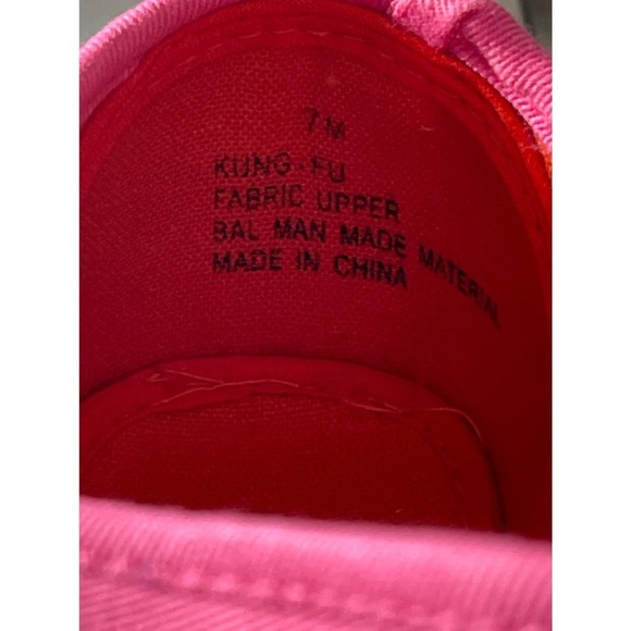 On your feet kung-fu twin blossom pink slip on shoes Sz 7M - Picture 4 of 4